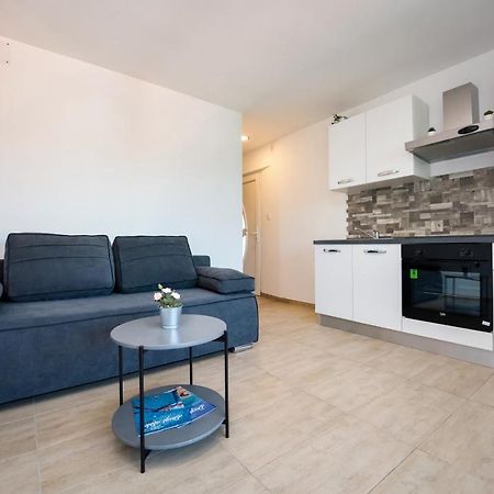 Luka  Feel Dugi Otok Apartments מראה חיצוני תמונה