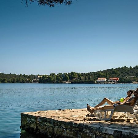 Luka  Feel Dugi Otok Apartments מראה חיצוני תמונה