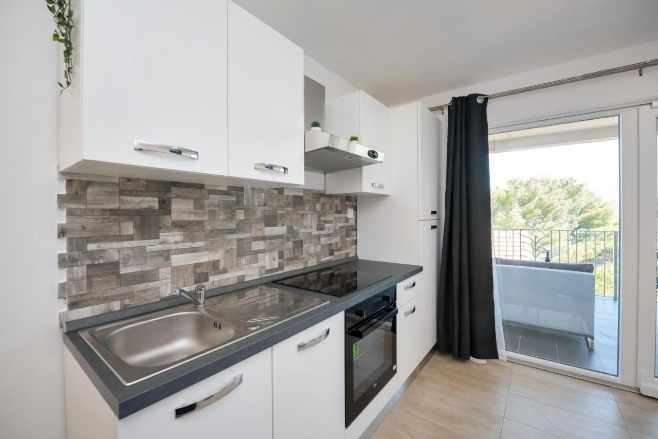 Luka  Feel Dugi Otok Apartments מראה חיצוני תמונה