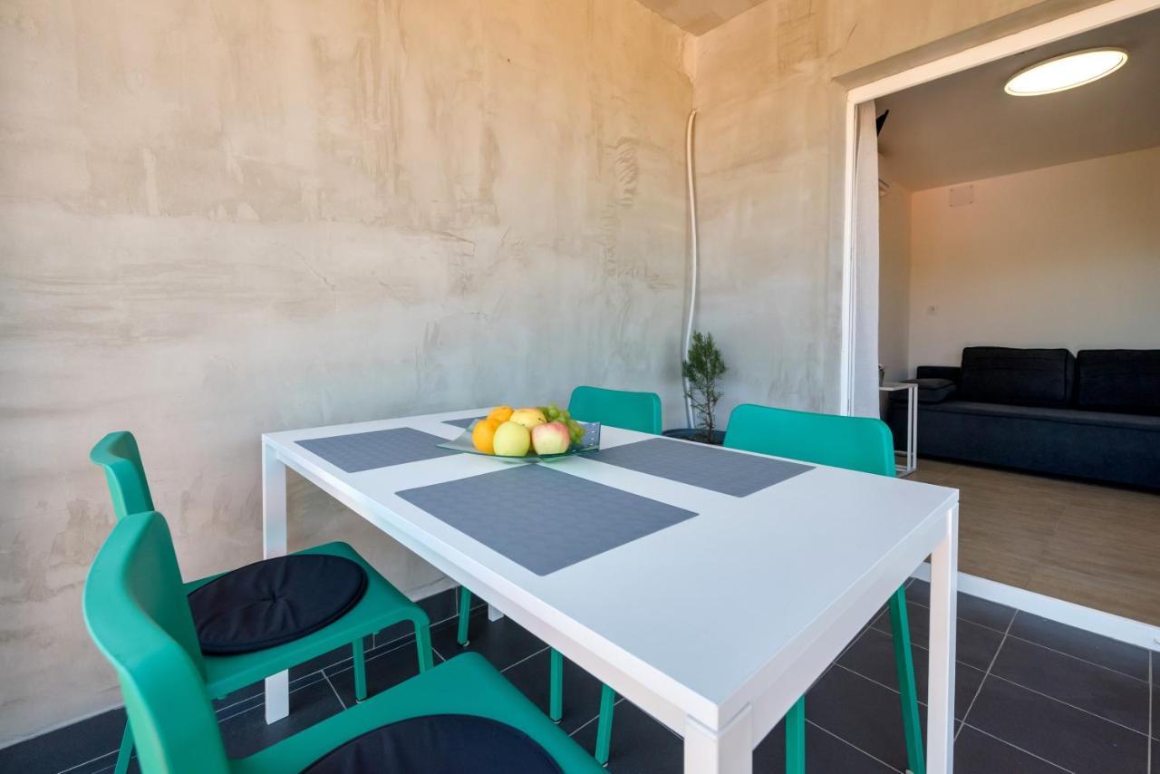 Luka  Feel Dugi Otok Apartments מראה חיצוני תמונה