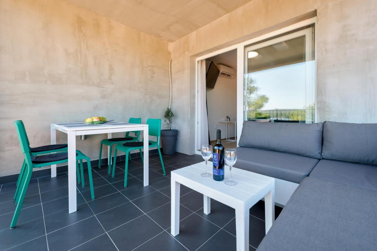 Luka  Feel Dugi Otok Apartments מראה חיצוני תמונה